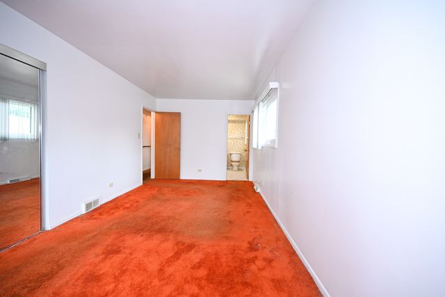 1322 S Arlington Heights Road, Arlington Heights, IL 60005