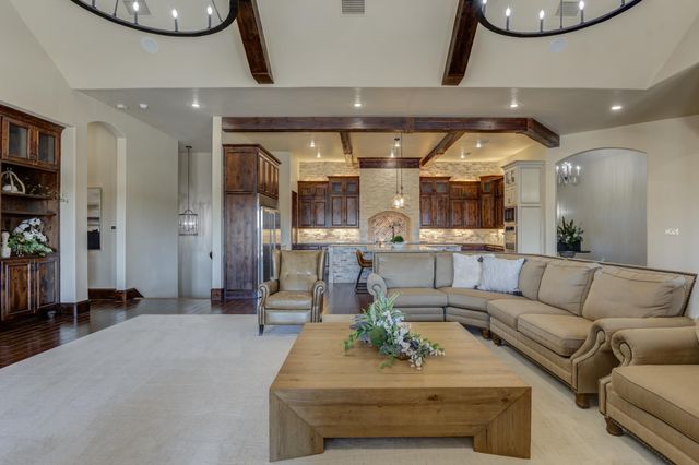 8009 F M 2641, Shallowater, TX 79363