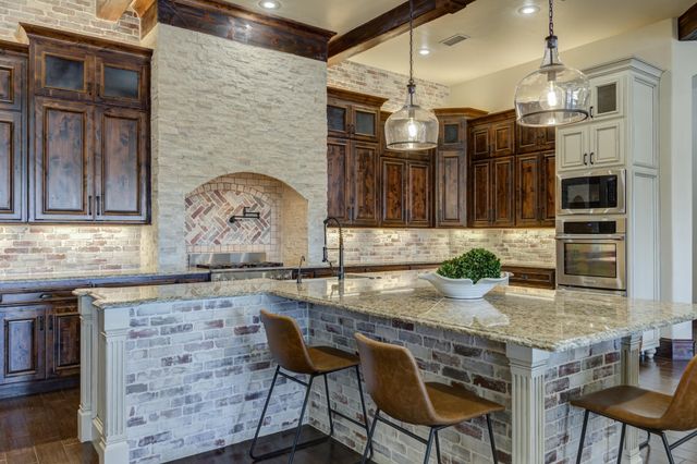 8009 F M 2641, Shallowater, TX 79363