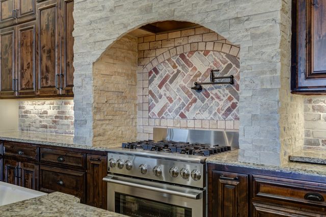 8009 F M 2641, Shallowater, TX 79363