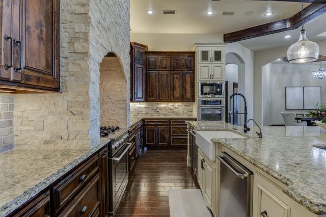 8009 F M 2641, Shallowater, TX 79363