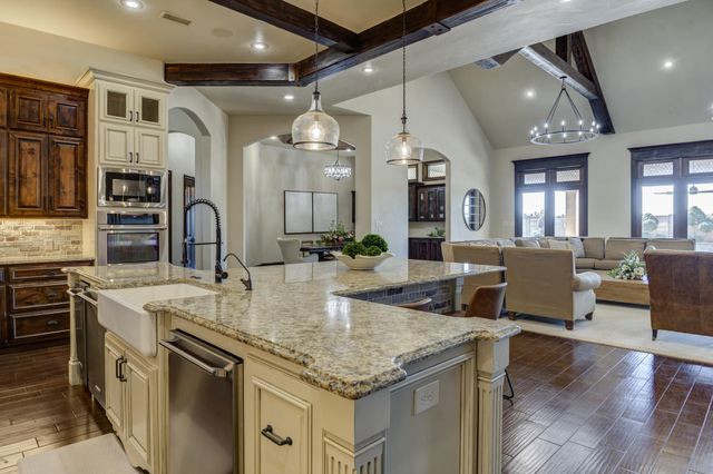 8009 F M 2641, Shallowater, TX 79363