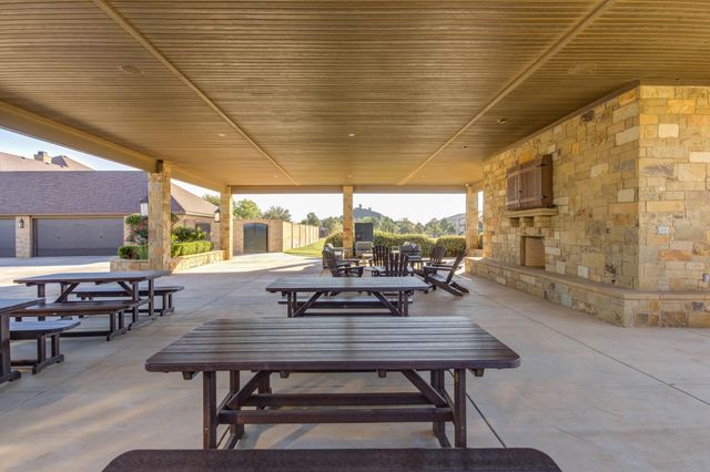 8009 F M 2641, Shallowater, TX 79363