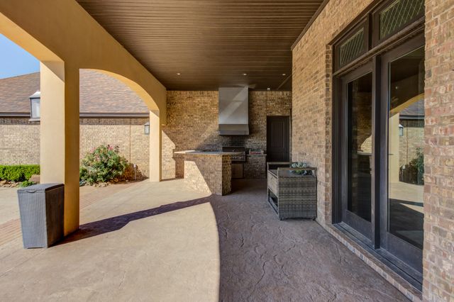 8009 F M 2641, Shallowater, TX 79363