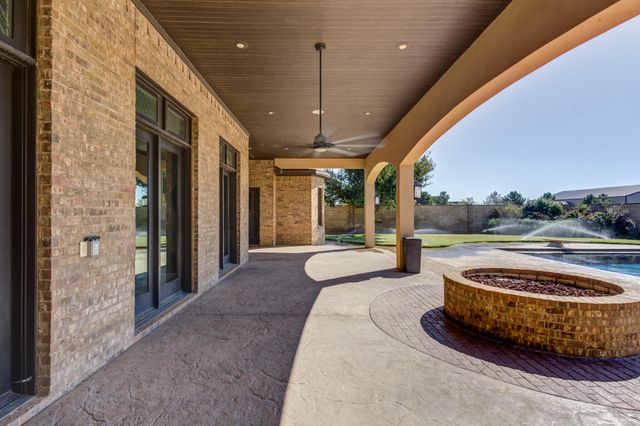 8009 F M 2641, Shallowater, TX 79363