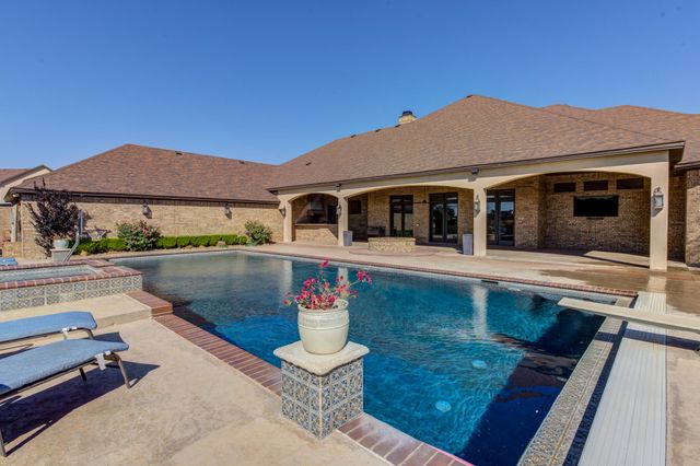 8009 F M 2641, Shallowater, TX 79363