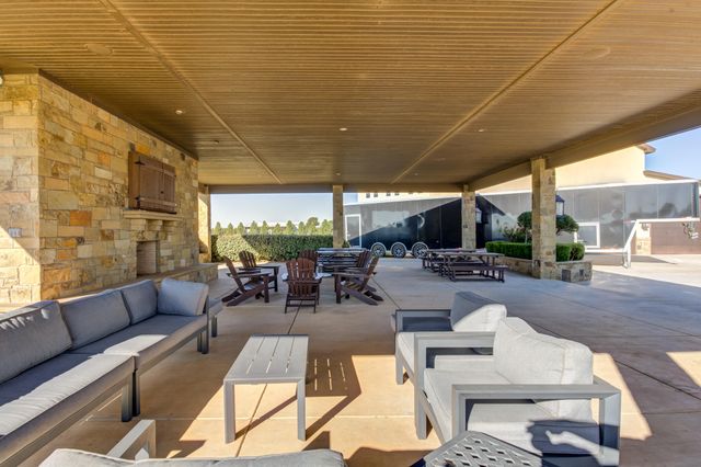 8009 F M 2641, Shallowater, TX 79363