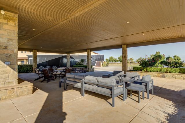 8009 F M 2641, Shallowater, TX 79363