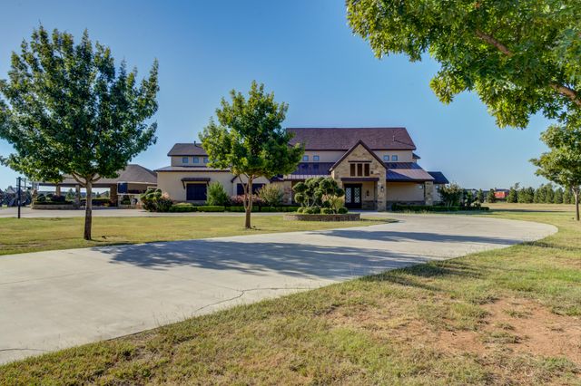 8009 F M 2641, Shallowater, TX 79363