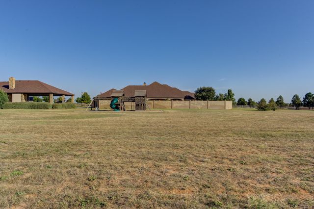 8009 F M 2641, Shallowater, TX 79363