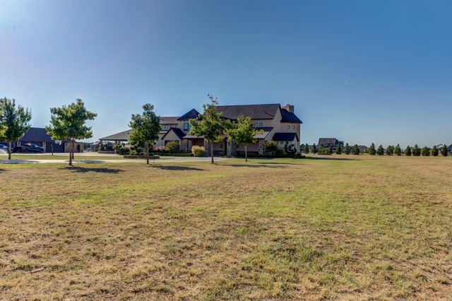 8009 F M 2641, Shallowater, TX 79363