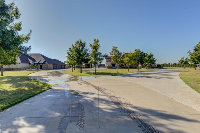 8009 F M 2641, Shallowater, TX 79363