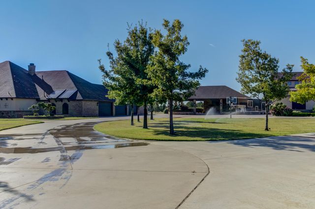 8009 F M 2641, Shallowater, TX 79363