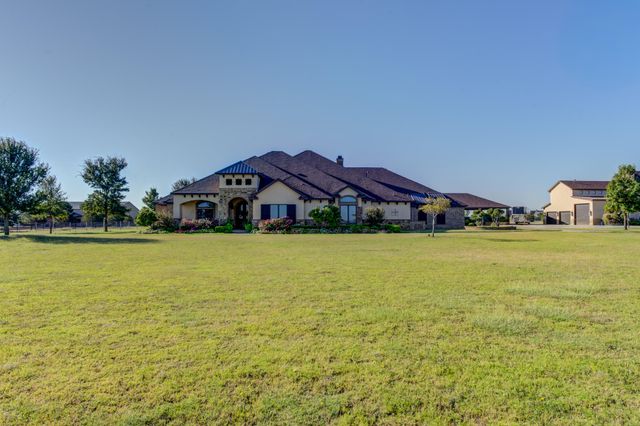 8009 F M 2641, Shallowater, TX 79363