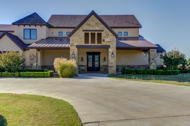 8009 F M 2641, Shallowater, TX 79363