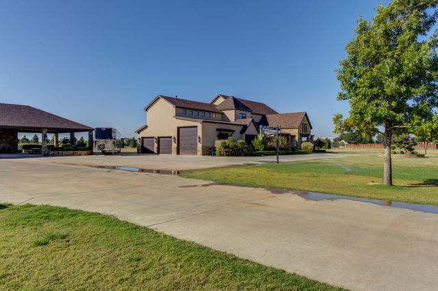 8009 F M 2641, Shallowater, TX 79363