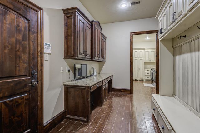 8009 F M 2641, Shallowater, TX 79363