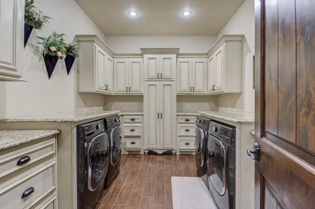 8009 F M 2641, Shallowater, TX 79363