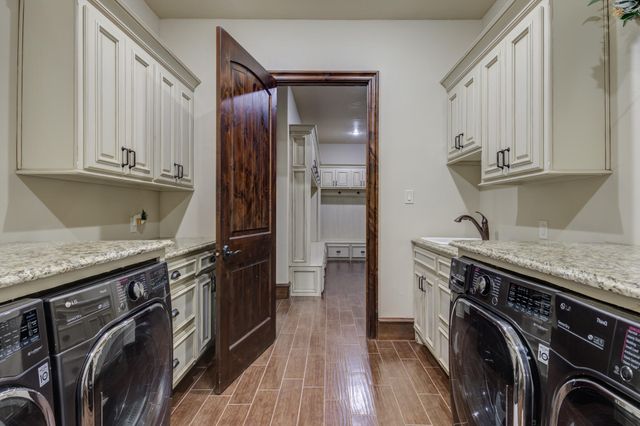 8009 F M 2641, Shallowater, TX 79363