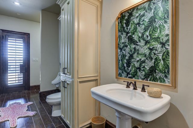 8009 F M 2641, Shallowater, TX 79363