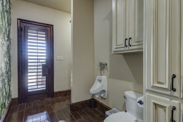 8009 F M 2641, Shallowater, TX 79363