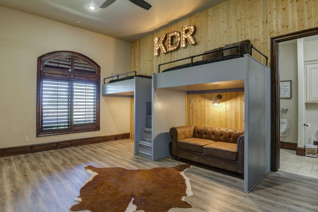 8009 F M 2641, Shallowater, TX 79363