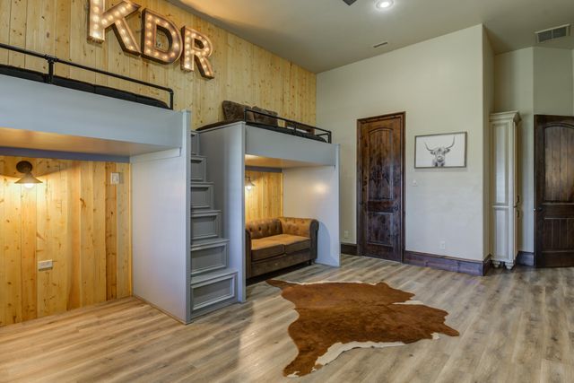 8009 F M 2641, Shallowater, TX 79363