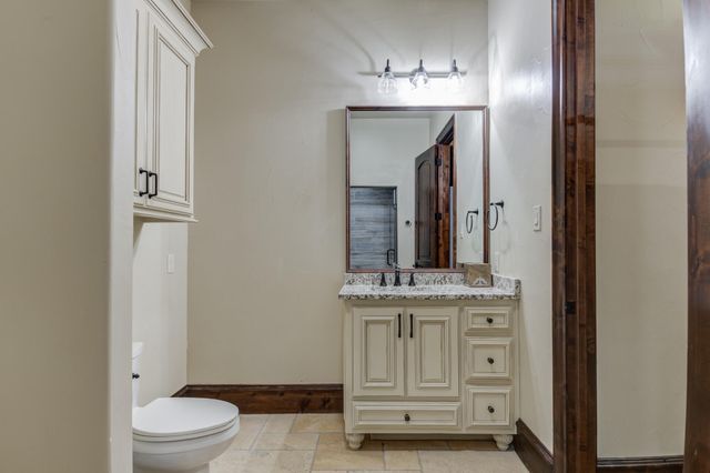 8009 F M 2641, Shallowater, TX 79363