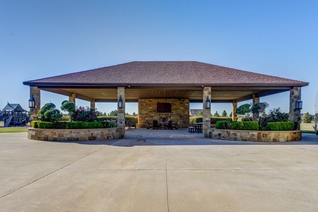 8009 F M 2641, Shallowater, TX 79363