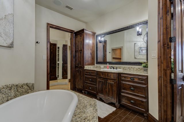 8009 F M 2641, Shallowater, TX 79363