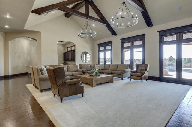 8009 F M 2641, Shallowater, TX 79363