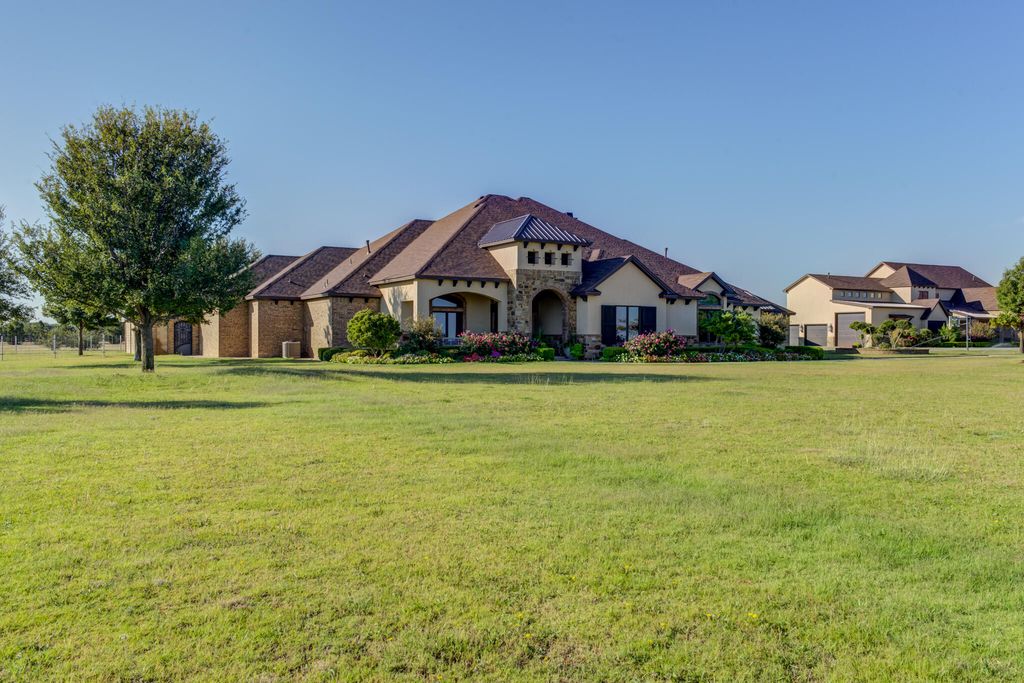 8009 F M 2641, Shallowater, TX 79363