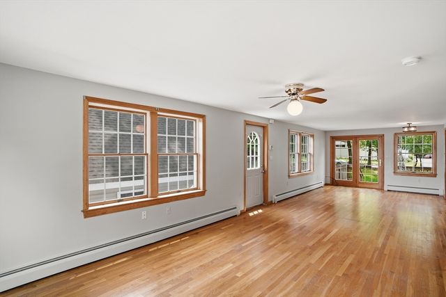 24 Bowers Ave, Tyngsborough, MA 01879