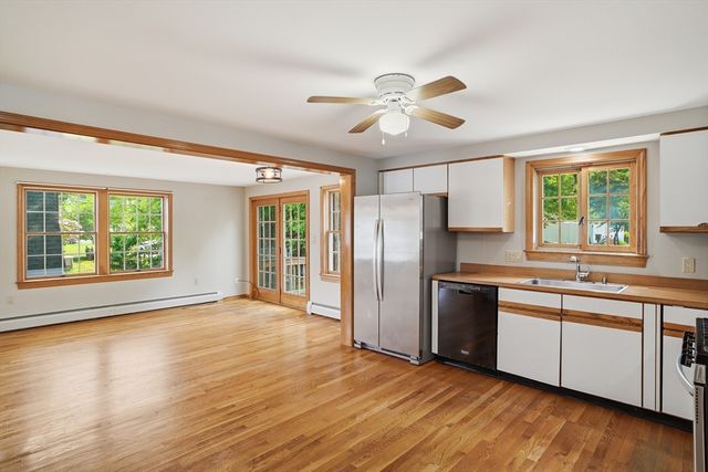 24 Bowers Ave, Tyngsborough, MA 01879