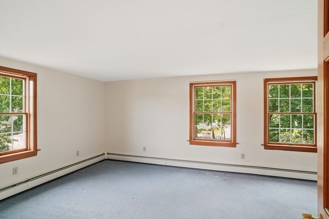 24 Bowers Ave, Tyngsborough, MA 01879