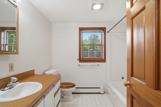 24 Bowers Ave, Tyngsborough, MA 01879