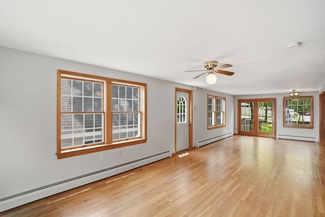 24 Bowers Ave, Tyngsborough, MA 01879