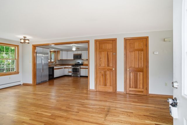 24 Bowers Ave, Tyngsborough, MA 01879