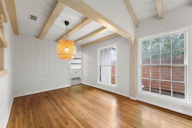 311 N Tennant Street, Dallas, TX 75208