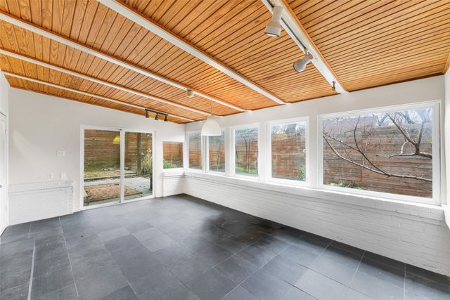 311 N Tennant Street, Dallas, TX 75208