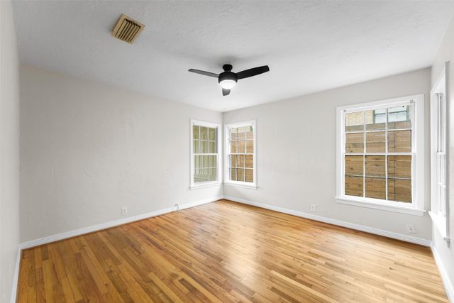 311 N Tennant Street, Dallas, TX 75208