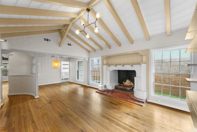 311 N Tennant Street, Dallas, TX 75208