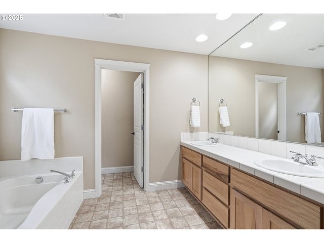 17318 Sw GALEWOOD Dr, Sherwood, OR 97140