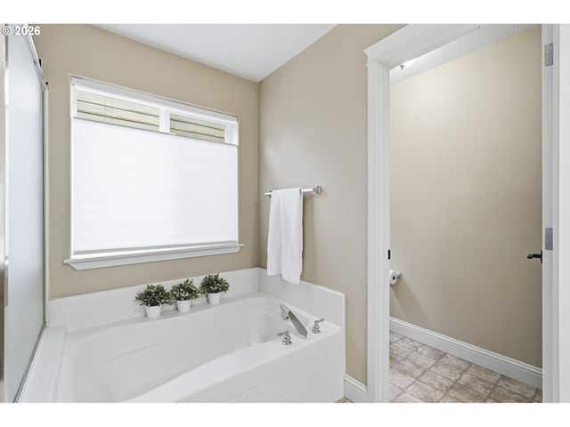 17318 Sw GALEWOOD Dr, Sherwood, OR 97140