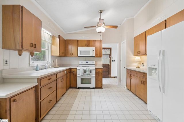 105 Derby Lane, Clinton, SC 29325