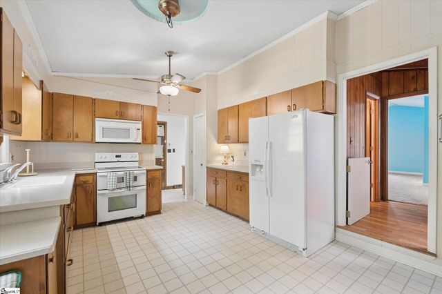 105 Derby Lane, Clinton, SC 29325
