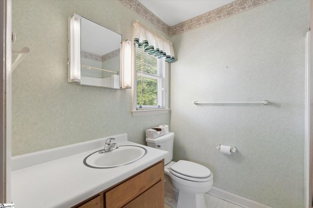 105 Derby Lane, Clinton, SC 29325