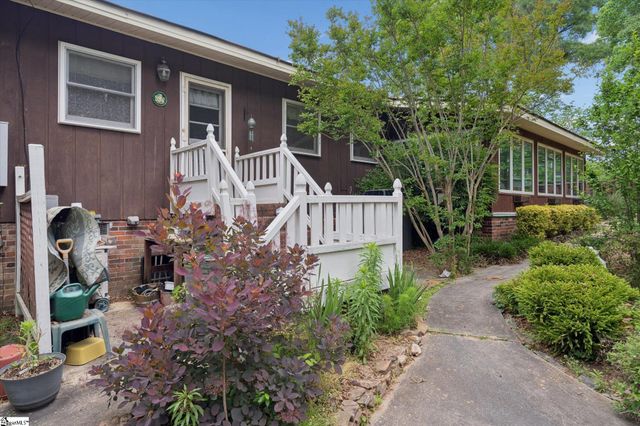 105 Derby Lane, Clinton, SC 29325