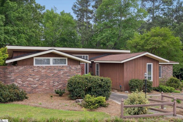 105 Derby Lane, Clinton, SC 29325