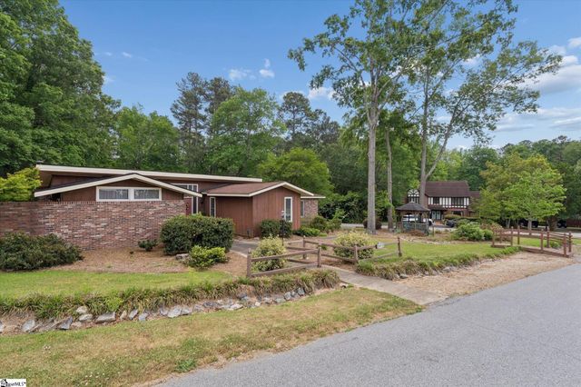 105 Derby Lane, Clinton, SC 29325